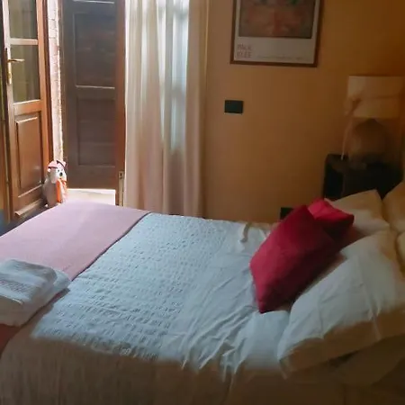 Cosy Country Garden 3* Sovicille